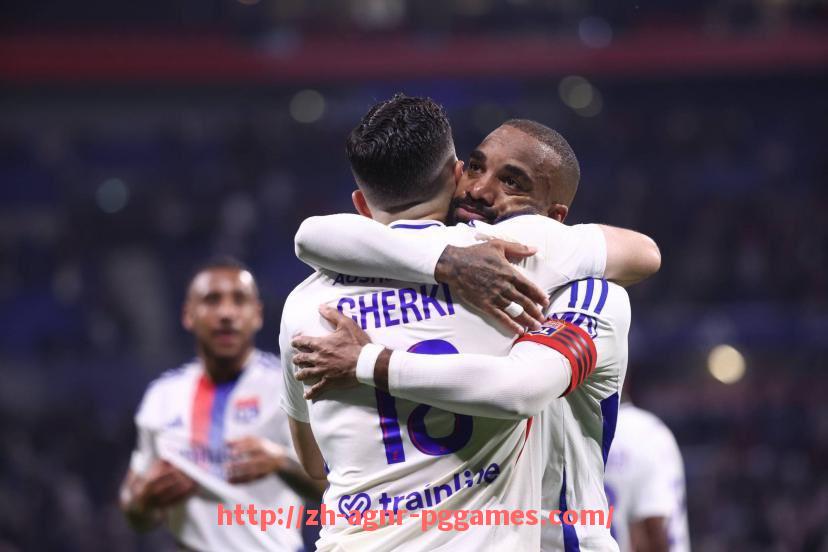 pg电子在线下载-莱万多夫斯基在德甲球队中的精彩图片集锦