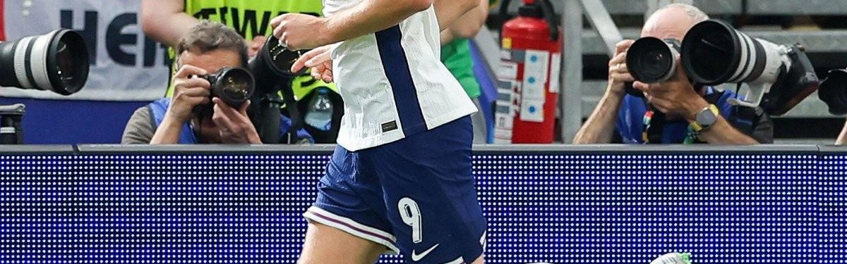 pg电子在线下载-西甲直播黑白直播信号源真实性与转播稳定性问题探讨